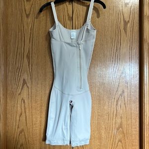 Faja - side zip with extended leg